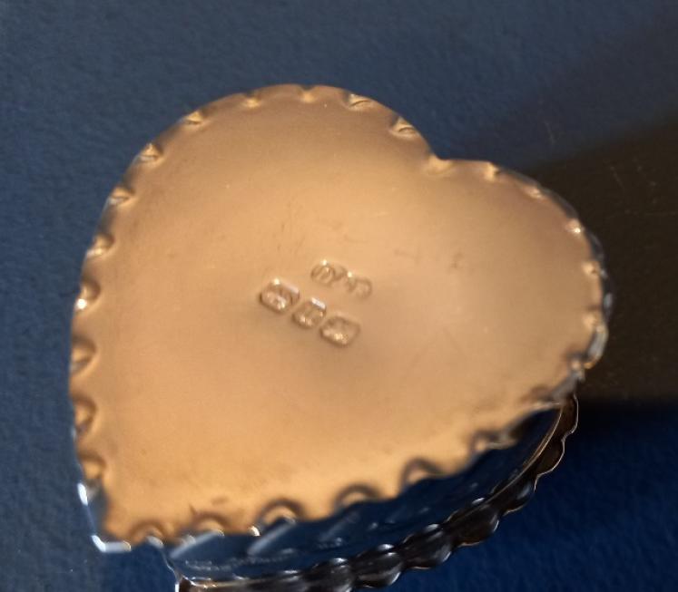 Victorian Heart Shaped Table Box - Image 5