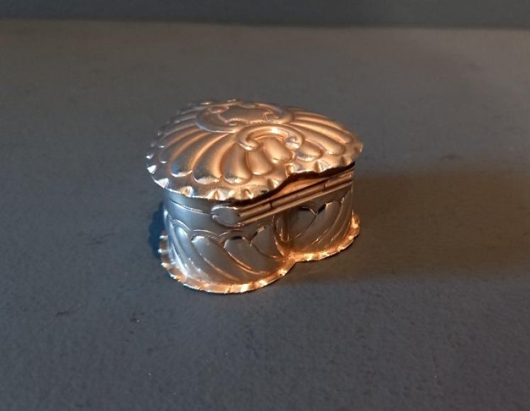 Victorian Heart Shaped Table Box - Image 6