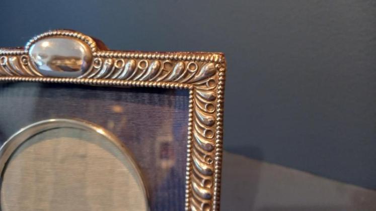 Victorian Silver Square Shaped Photo Frame - Image 5