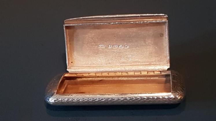 Engraved Silver Pocket Snuff - Image 3