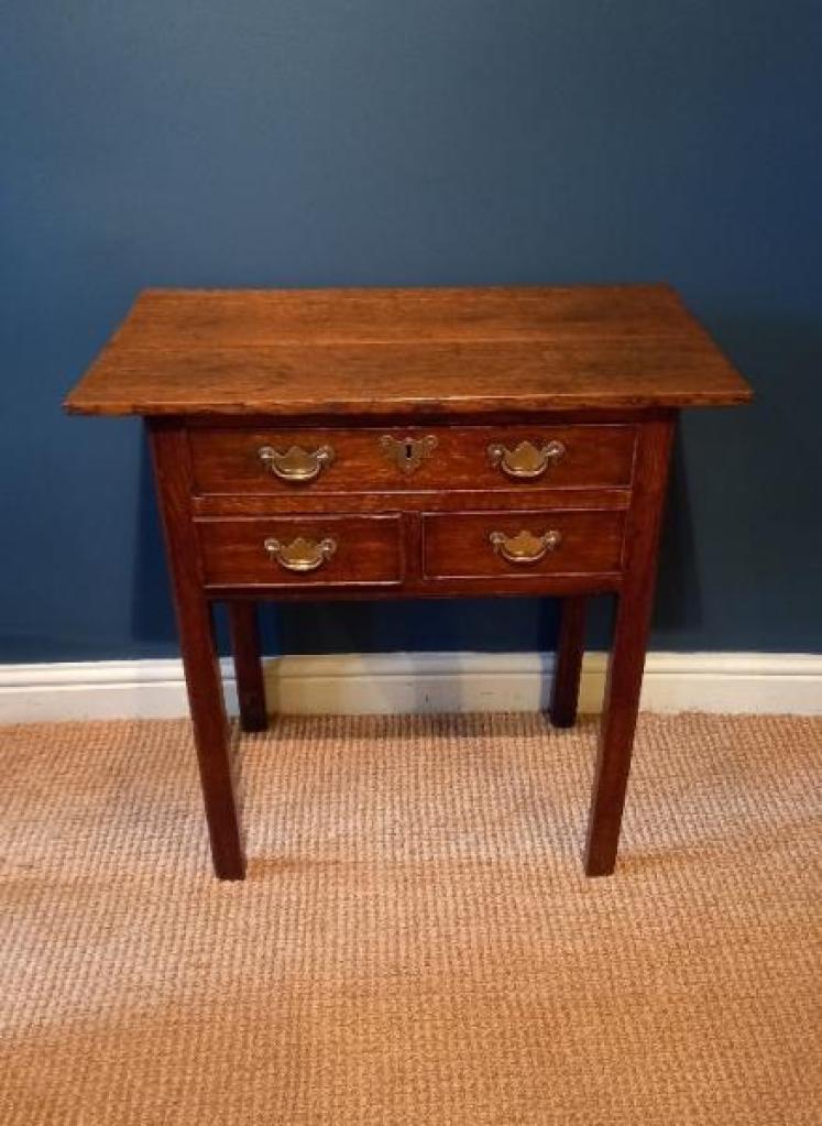 Small George III Period Oak Side Table - Image 1
