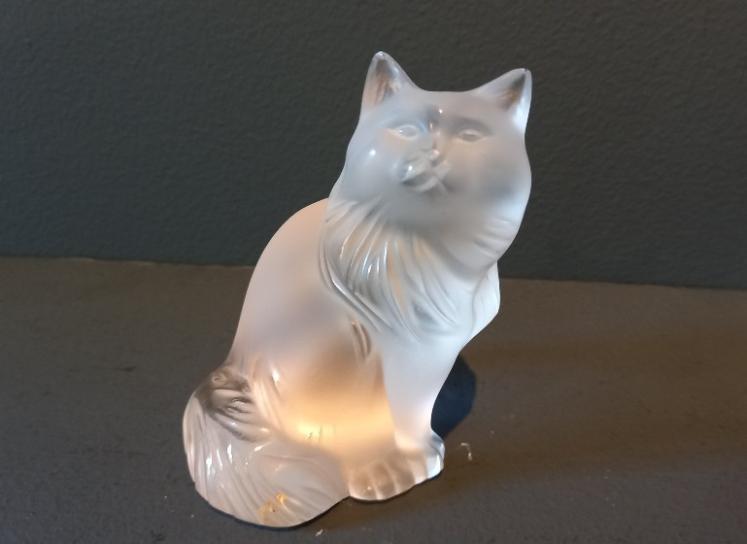  Lalique Opalescent Sitting Cat - Image 2