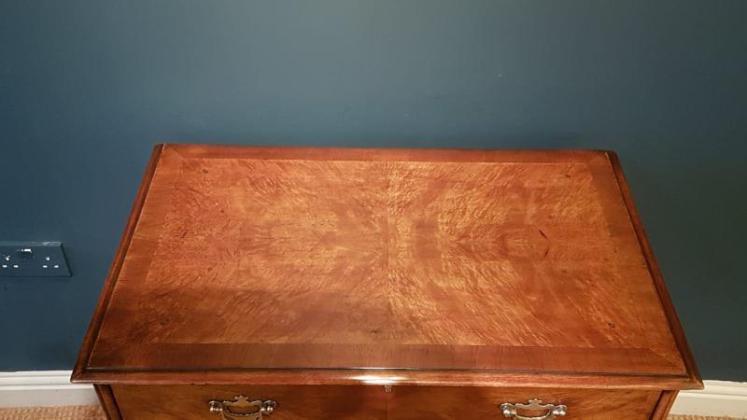 George I Style Walnut Chest of Drawers - Image 2