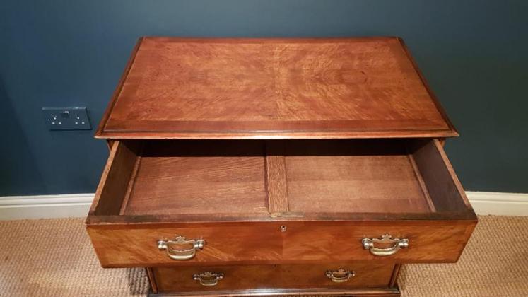 George I Style Walnut Chest of Drawers - Image 4