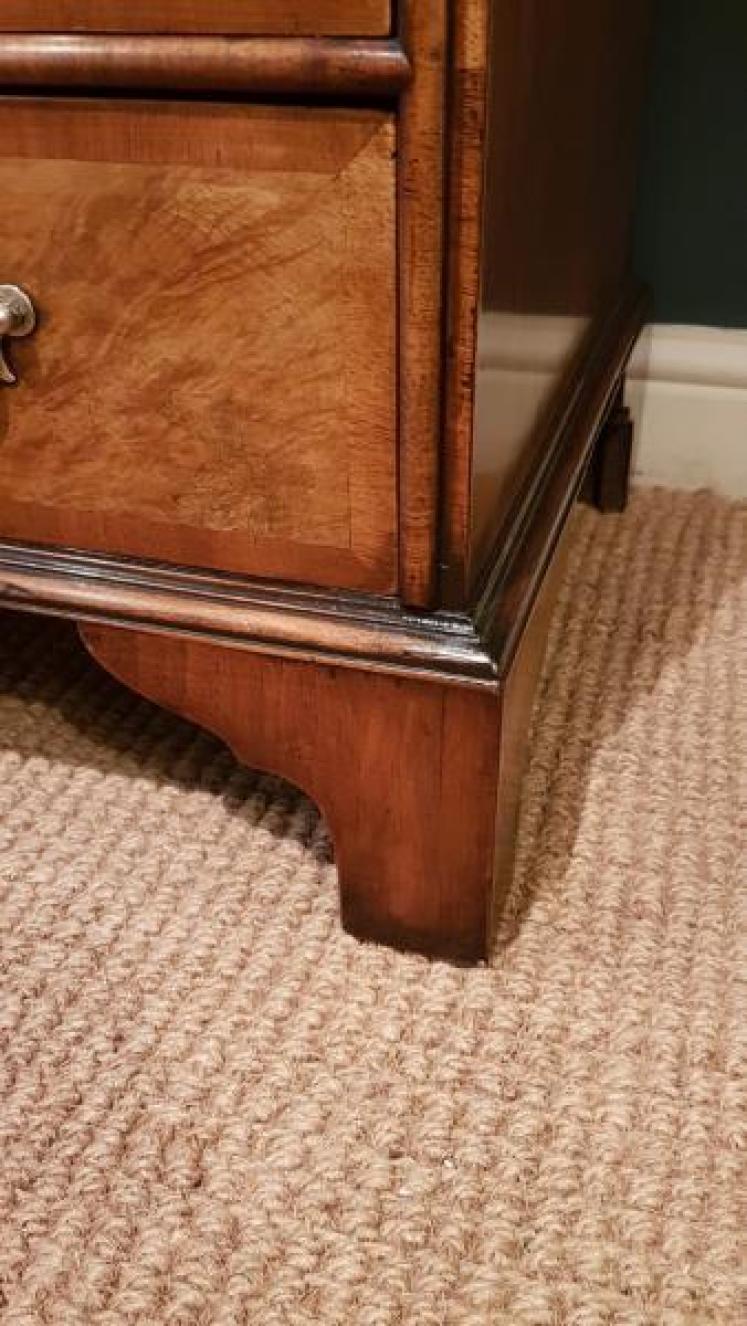 George I Style Walnut Chest of Drawers - Image 5