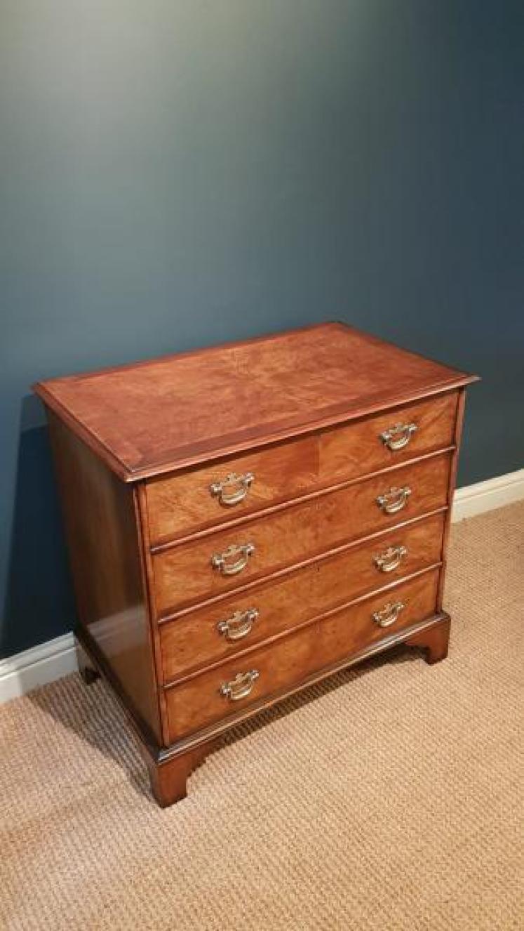 George I Style Walnut Chest of Drawers - Image 6