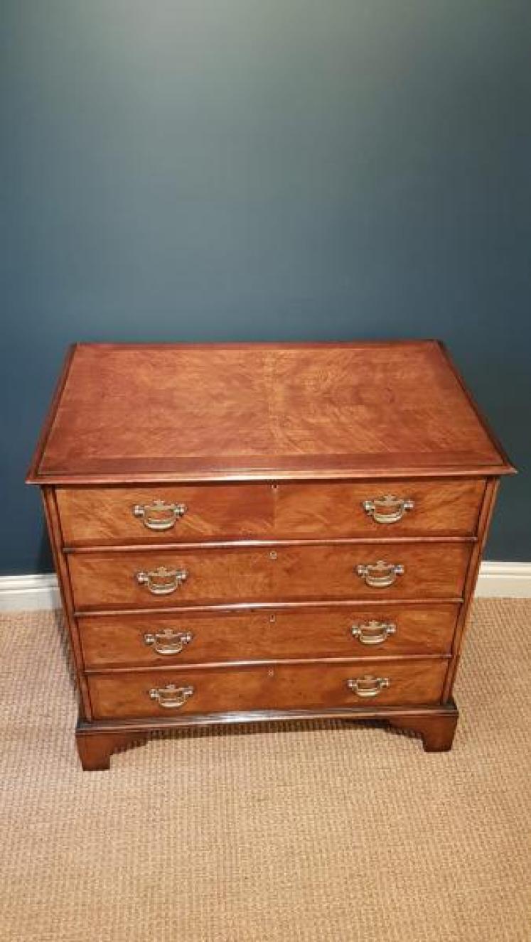 George I Style Walnut Chest of Drawers - Image 7