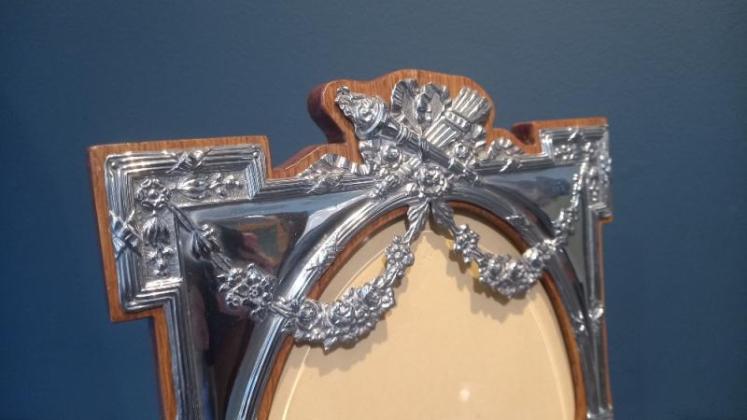 Large Fine Quality Antique Silver Photo Frame - Image 2