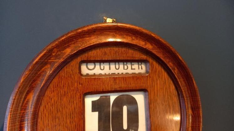 Large Antique Polished Oak Perpetual Wall Calendar - Image 2