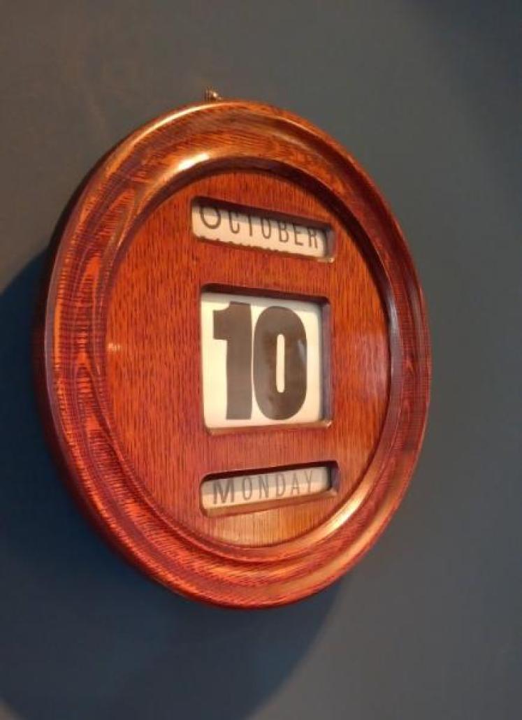 Large Antique Polished Oak Perpetual Wall Calendar - Image 6