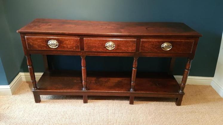 Stylish George III Oak Open Pot Board Dresser - Image 1