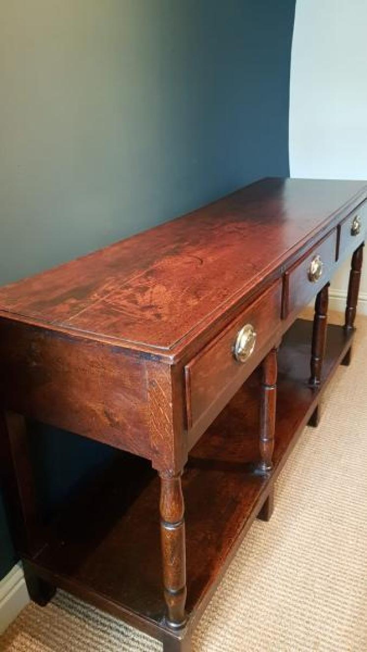 Stylish George III Oak Open Pot Board Dresser - Image 5