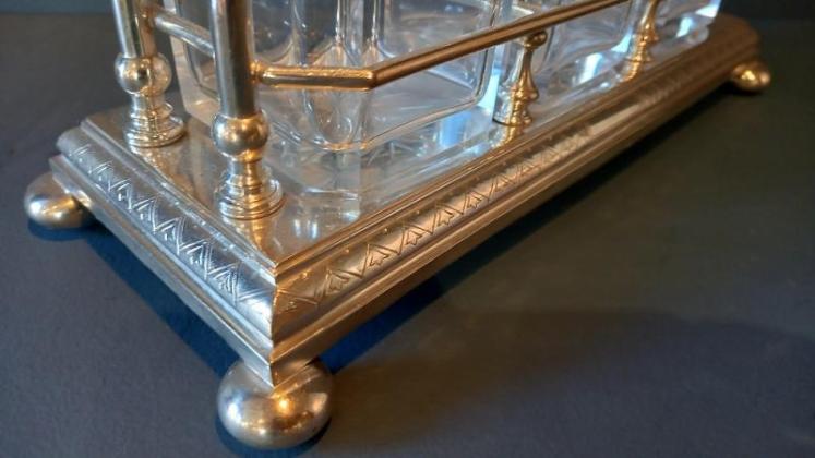  Late Victorian Silver Plated Three Bottle Tantalus - Image 5