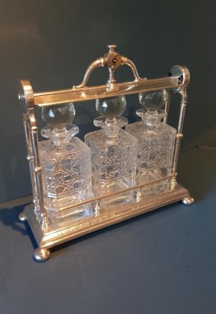  Late Victorian Silver Plated Three Bottle Tantalus - Image 7