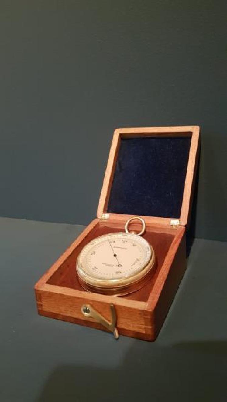 Large Victorian period Short & Mason Campaign Barometer in Case - Image 5