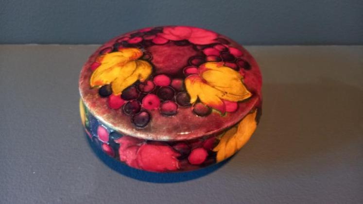 Moorcroft Autumn Leaf & Berries Flambe Lidded Dish - Image 2