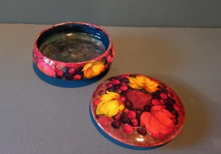 Moorcroft Autumn Leaf & Berries Flambe Lidded Dish - Image 6