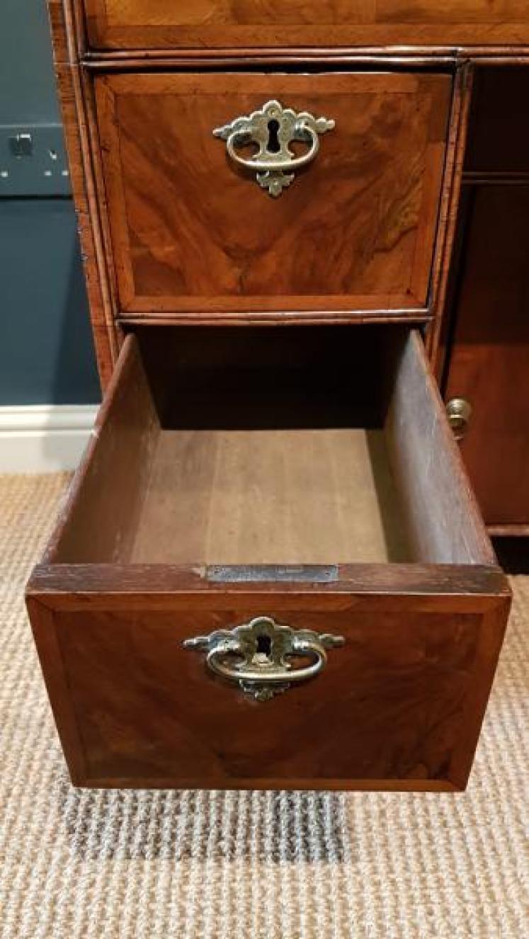 George II Kneehole Desk - Image 6
