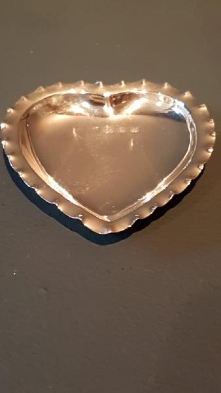 Set of 4 Victorian Silver Bridge Dishes - Image 2