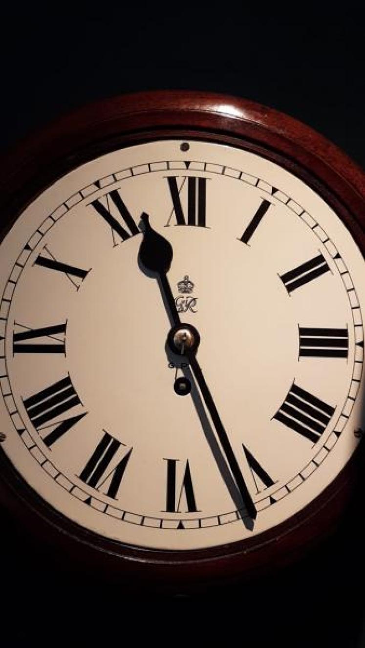 Original G.P.O 10" Fusee Dial Wall Clock - Image 2