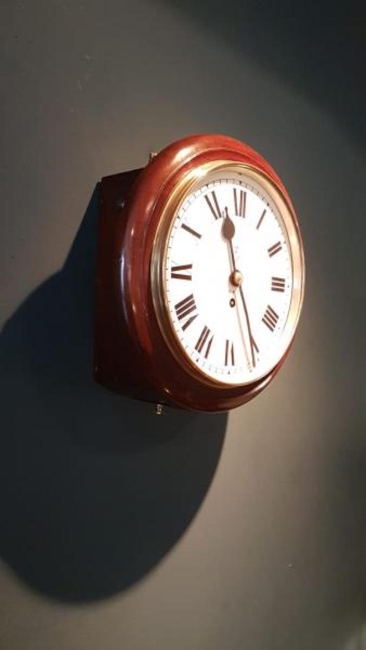 Original G.P.O 10" Fusee Dial Wall Clock - Image 4