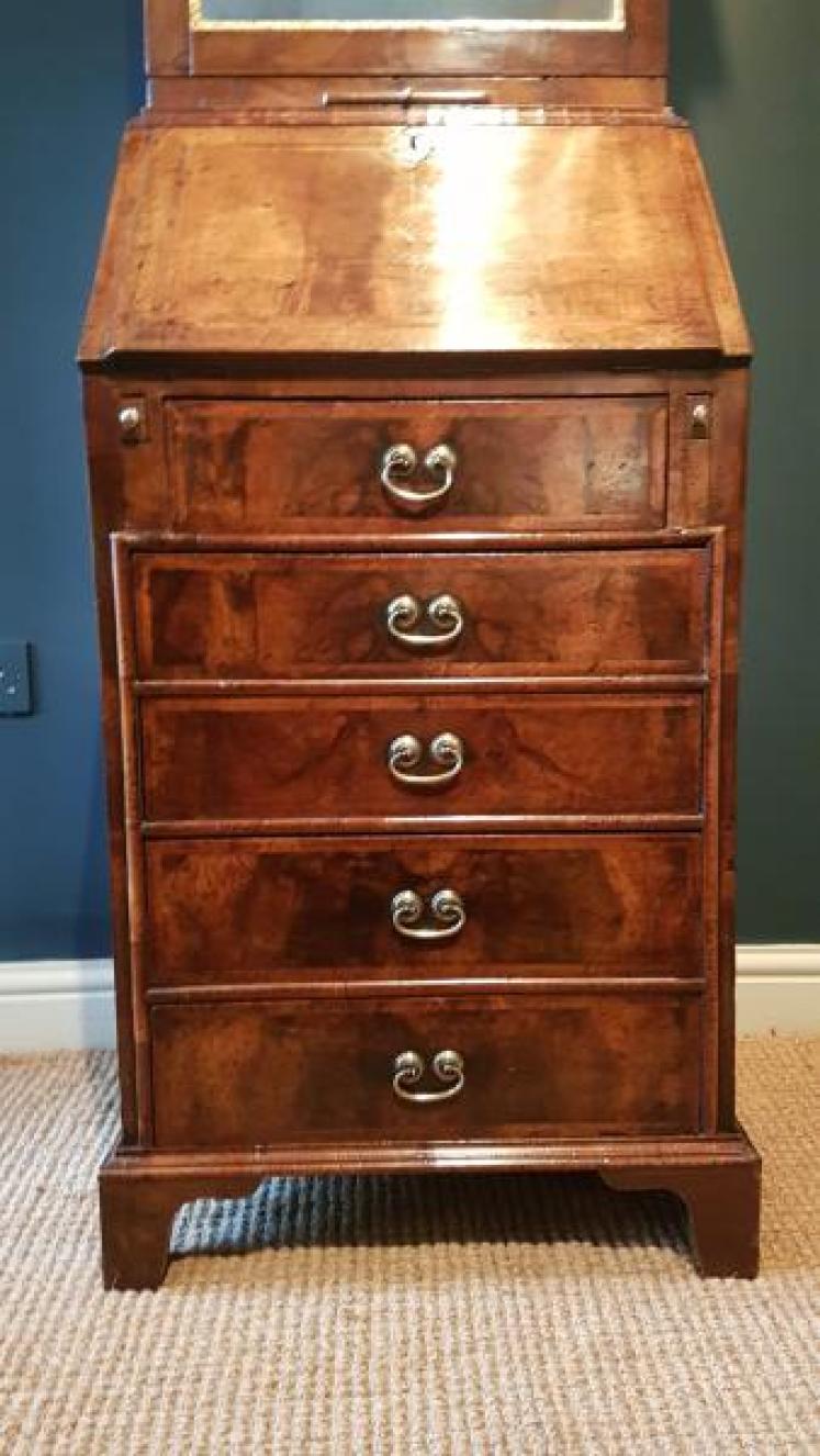 Small Proportioned George II Walnut Bureau Bookcase - Image 6