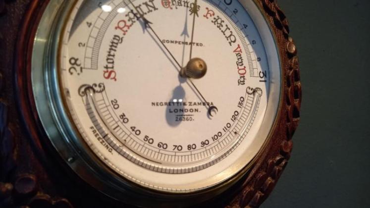 Antique Acorn Leaf Negretti & Zambra Barometer - Image 3