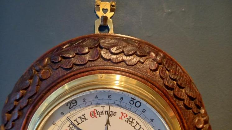 Antique Acorn Leaf Negretti & Zambra Barometer - Image 5