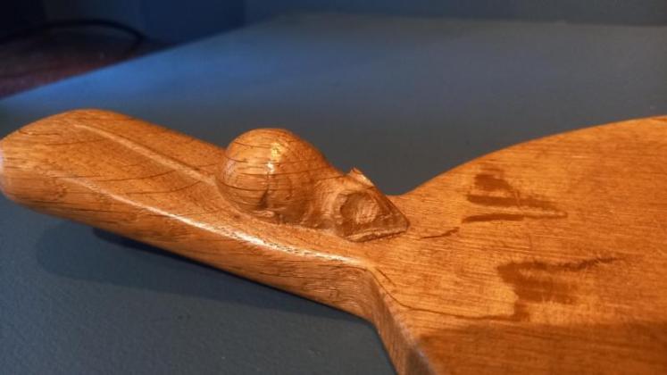 Original Mouseman Solid Oak Cheeseboard - Image 2