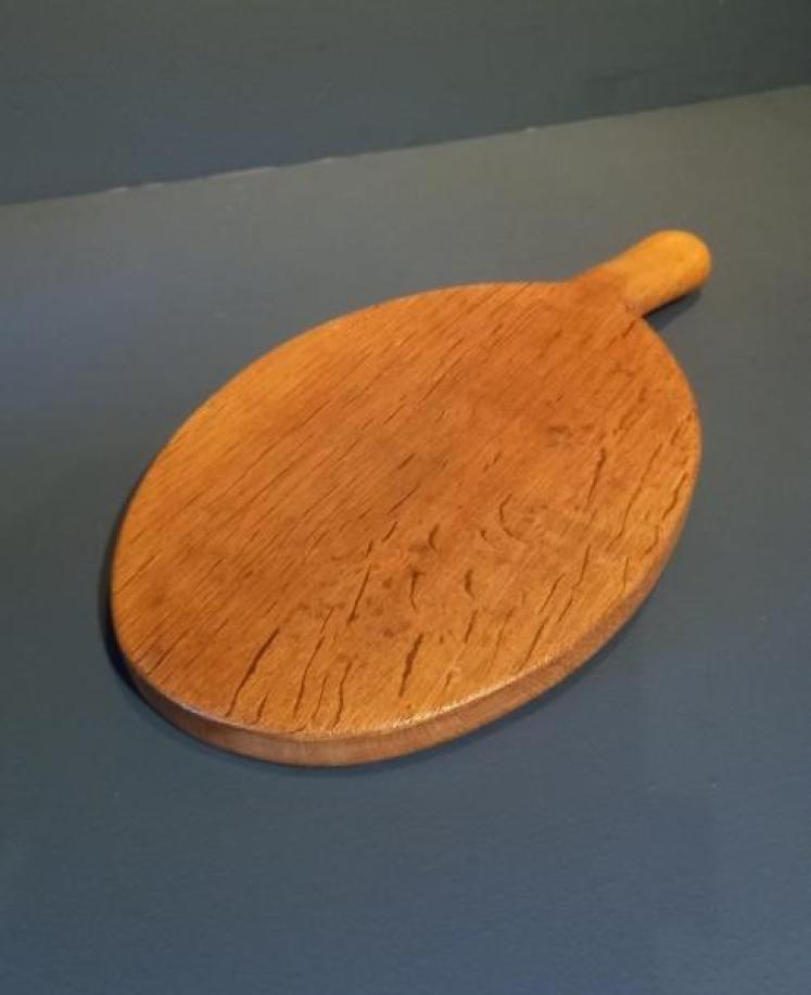 Original Mouseman Solid Oak Cheeseboard - Image 4