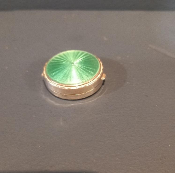 George VI Period Silver & Jade Green Pill Box - Image 2