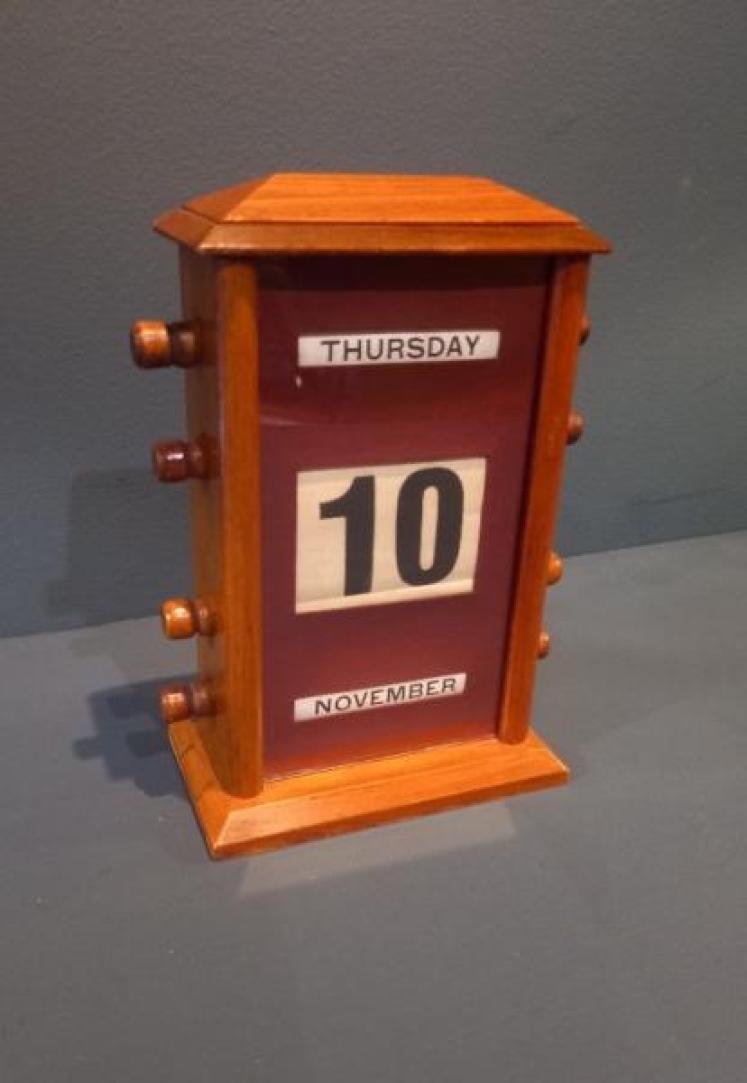 Antique Walnut Perpetual Desk Calendar - Image 4