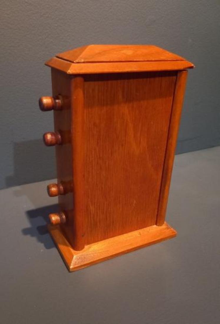Antique Walnut Perpetual Desk Calendar - Image 5
