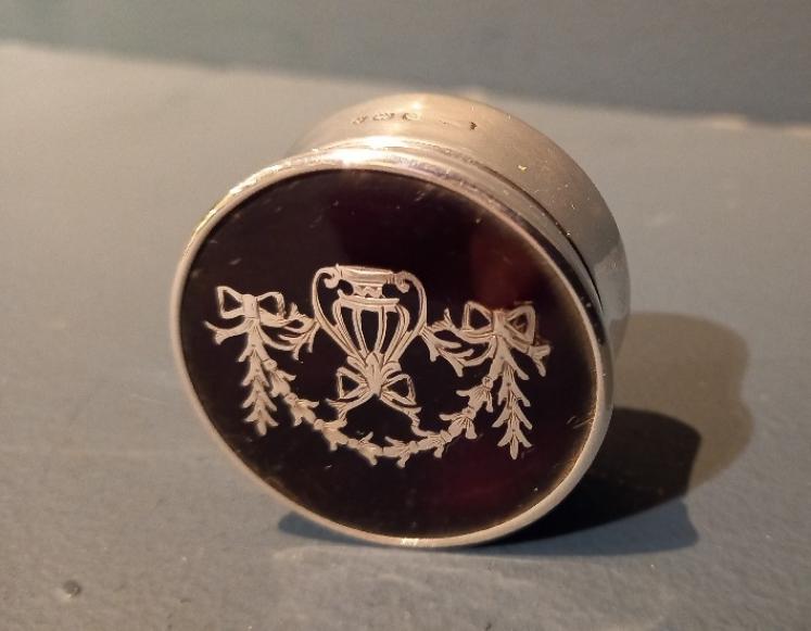 George V period Silver & Tortoiseshell Trinket Box - Image 1