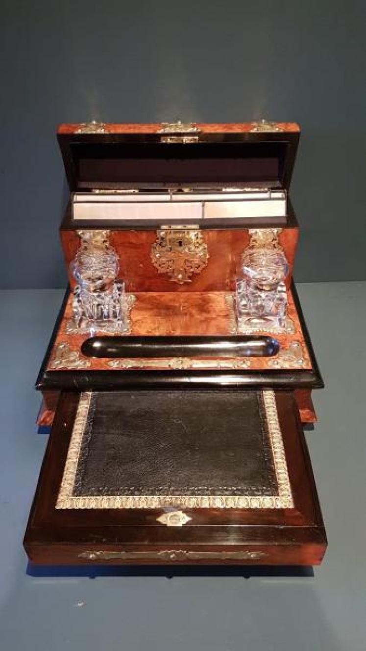 Fine Quality Victorian Walnut Stationary and Ink Stand  - Image 3