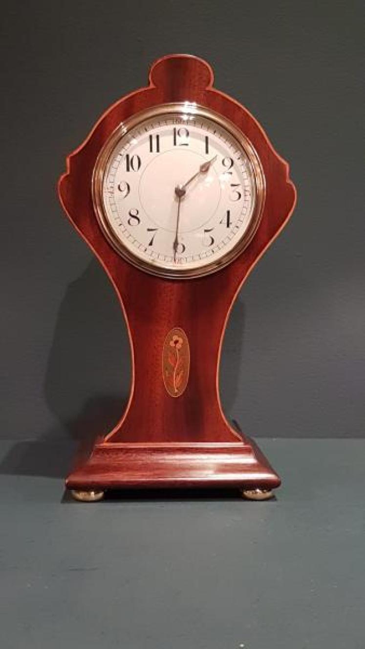 Fine Edwardian Keyhole Shaped Inlaid Mantel Clock - Image 1