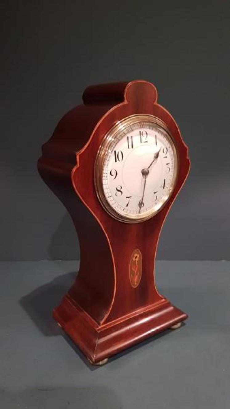 Fine Edwardian Keyhole Shaped Inlaid Mantel Clock - Image 4