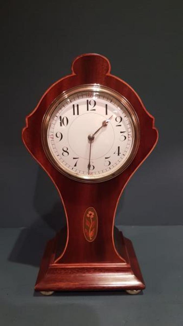 Fine Edwardian Keyhole Shaped Inlaid Mantel Clock - Image 5