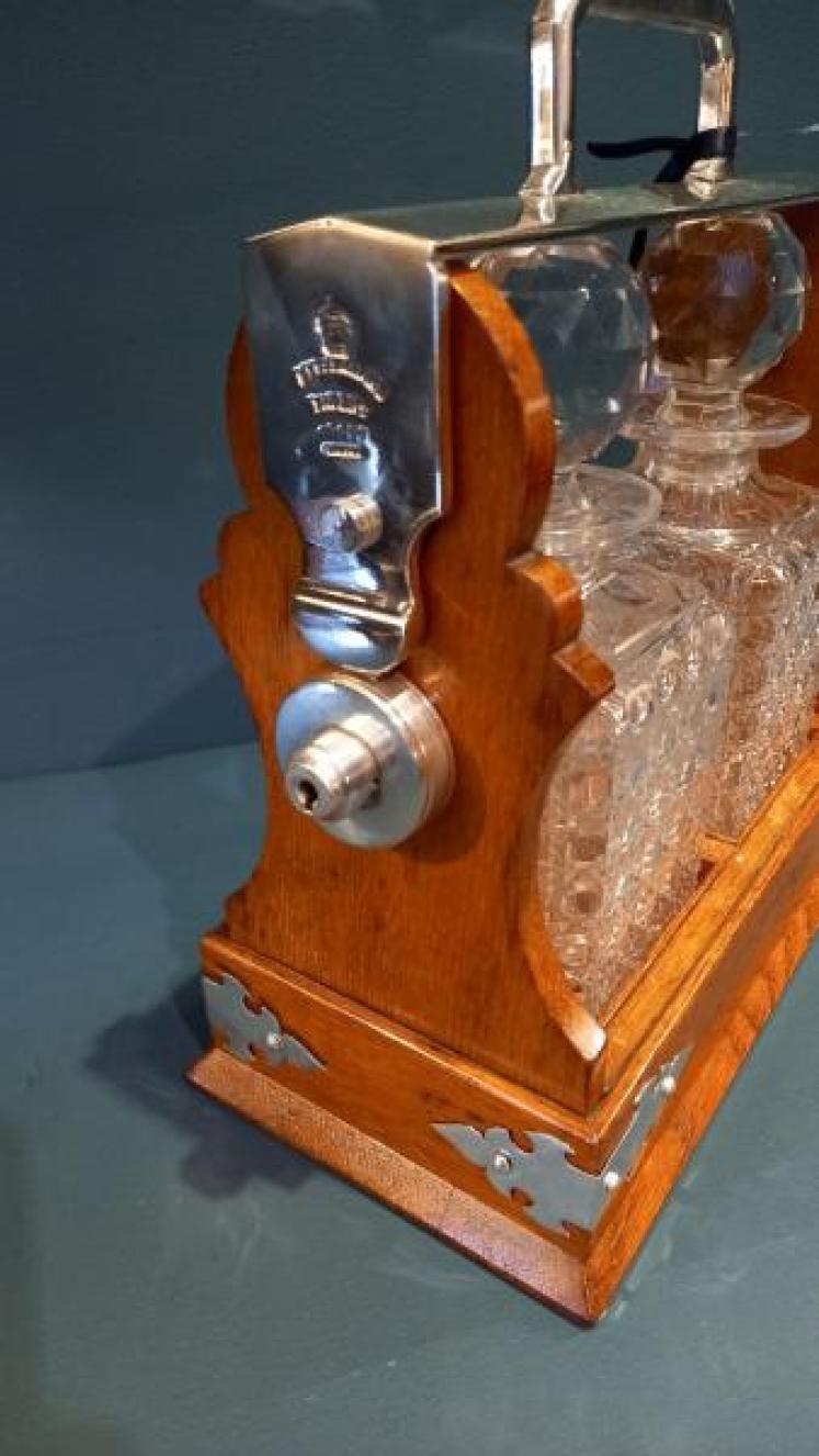 Superb Oak & Silver Harrods of London Tantalus - Image 3