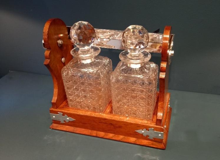 Superb Oak & Silver Harrods of London Tantalus - Image 4