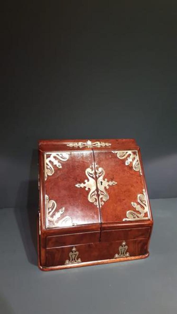 Superb Victorian Walnut Stationary Box - Image 1