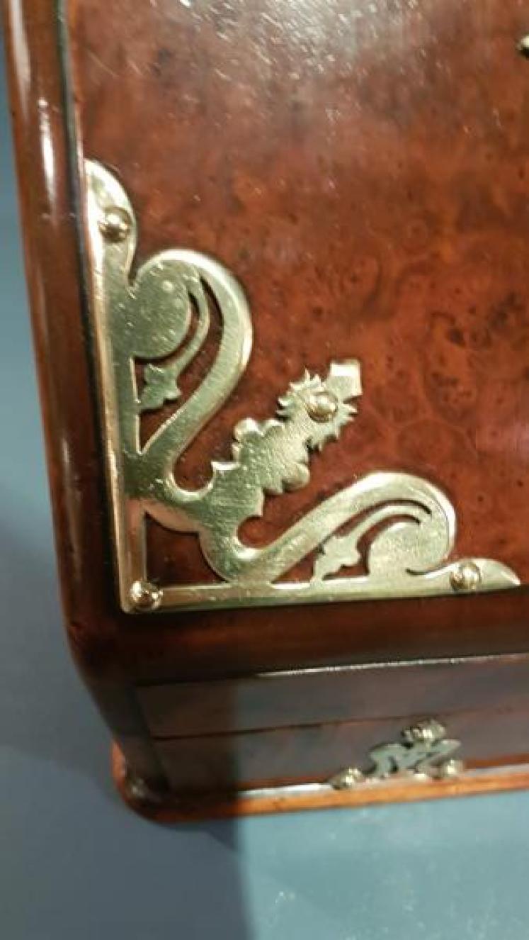Superb Victorian Walnut Stationary Box - Image 5