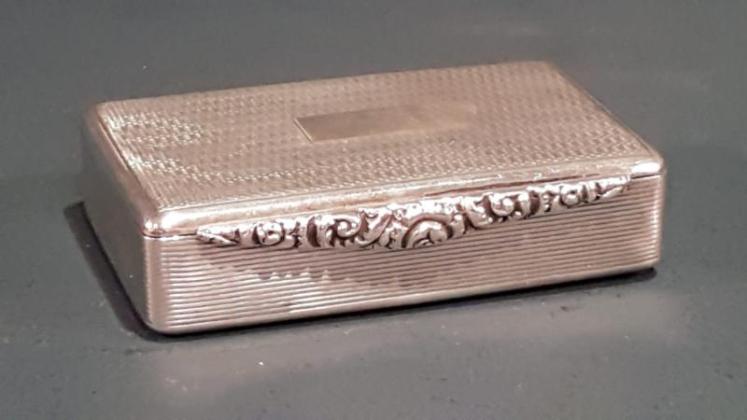 Superb Silver Table Snuff Box - Image 1