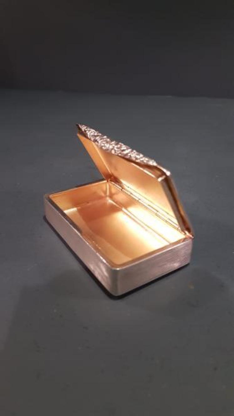 Superb Silver Table Snuff Box - Image 2