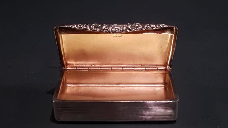 Superb Silver Table Snuff Box - Image 7