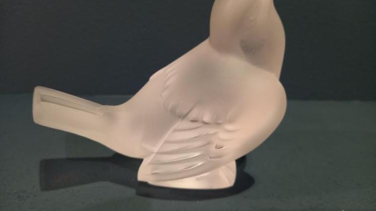 Lalique Opalescent Bird - Image 4
