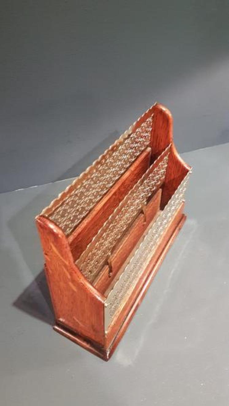 Victorian Fretted Brass and Oak Letter Rack - Image 3