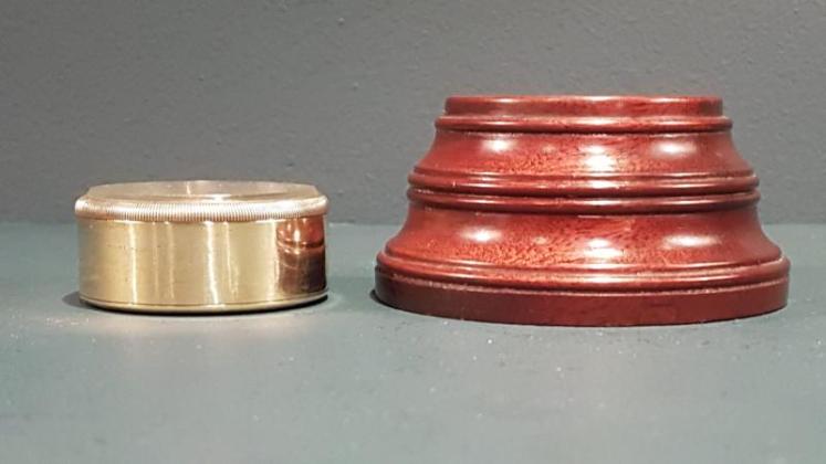 Victorian Pocket Barometer and Stand - Image 5