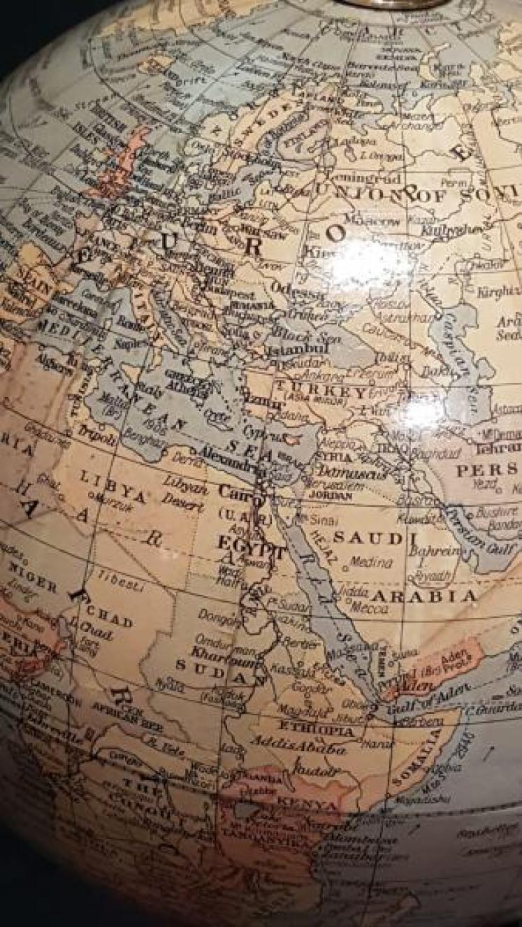1940's Geographica Papier Mache 10" Globe  - Image 5