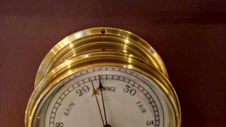 Late Victorian Brass Bulkhead Marine Barometer - Image 5